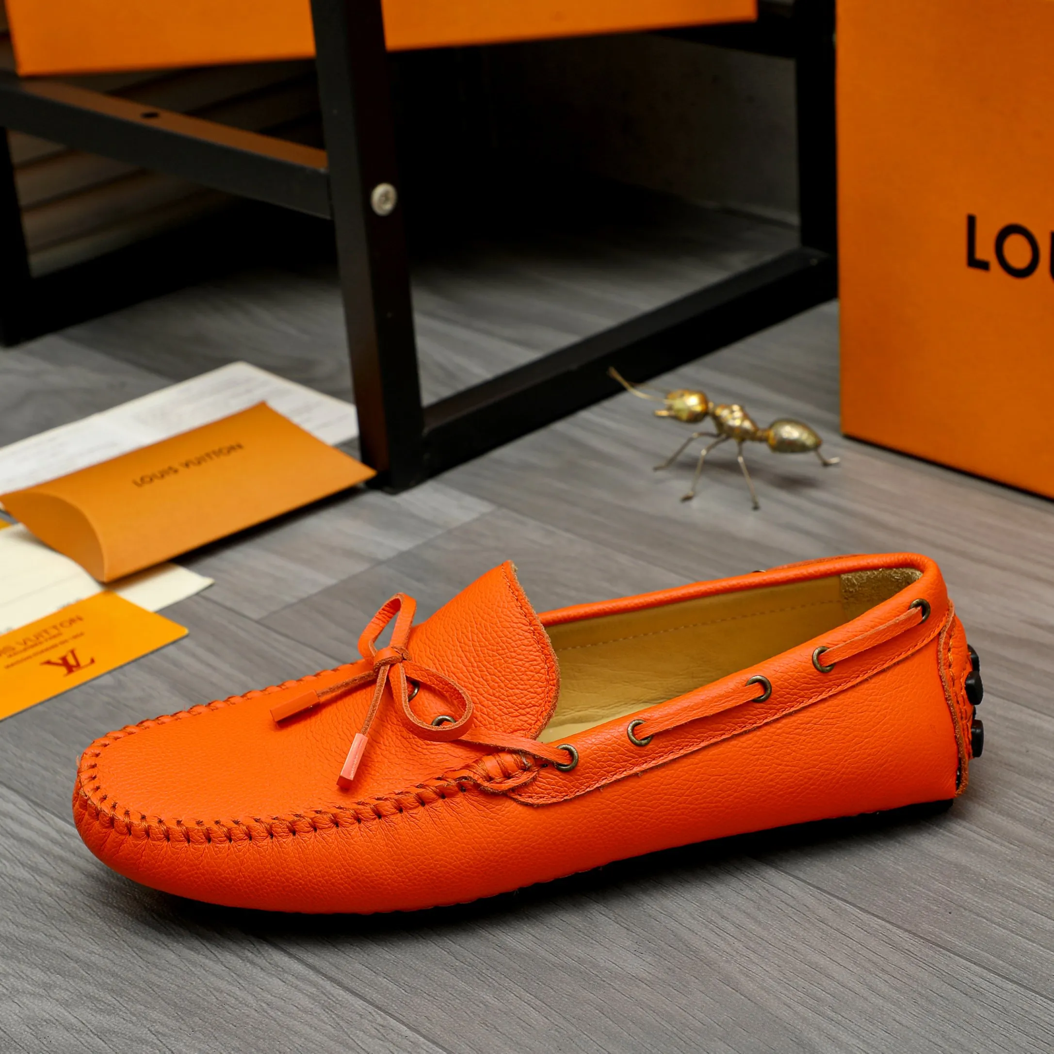 Men's shoes 💰420 Product trademark: LV "Louis Vuitton" casual slip-on shoes Regular size: 38-46 (45.46 custom-made, non-returnable) Product materials: Selected pebbled cowhide upper, sheepskin lining, original bean outsole